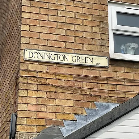 Donington Staycation Гостевой дом Мидлсбро