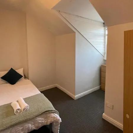 Donington Staycation Гостевой дом